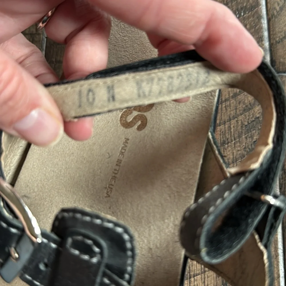 SAS sandals black buckle‎ Size 10 Narrow